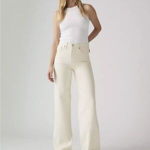 Levi’s Ribcage high-rise Wide Leg Jeans, 28x32, barely freezing